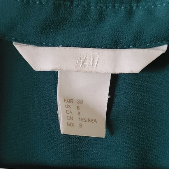 H&M Dark Green Semi Sheer Bottom Up Top - Picture 2 of 5